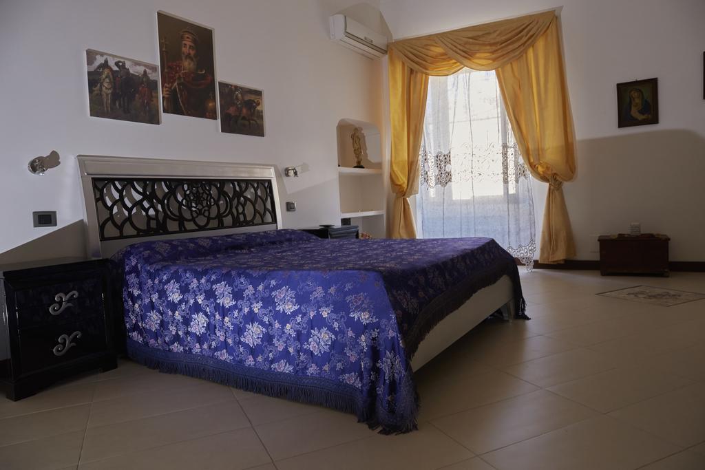B&B Palazzo Della Torre ペスキチ エクステリア 写真