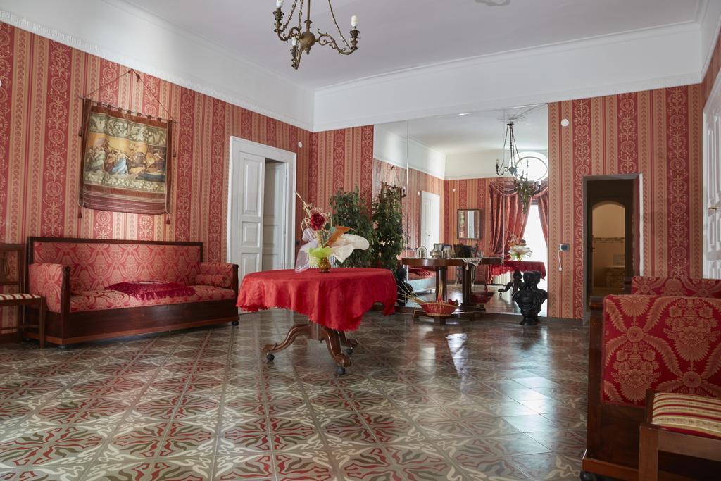 B&B Palazzo Della Torre ペスキチ エクステリア 写真